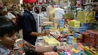حديثة تحذر من بيع المفرقعات ومسدسات الأطفال في العيد.. 