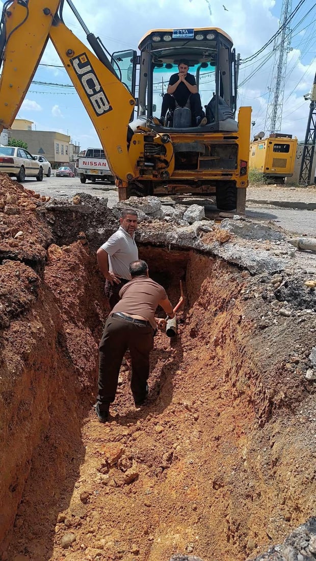 لە کاتی کاردا خۆڵ کەوت بەسەر دوو فەرمانبەری ئاوی ئاکرێ دا