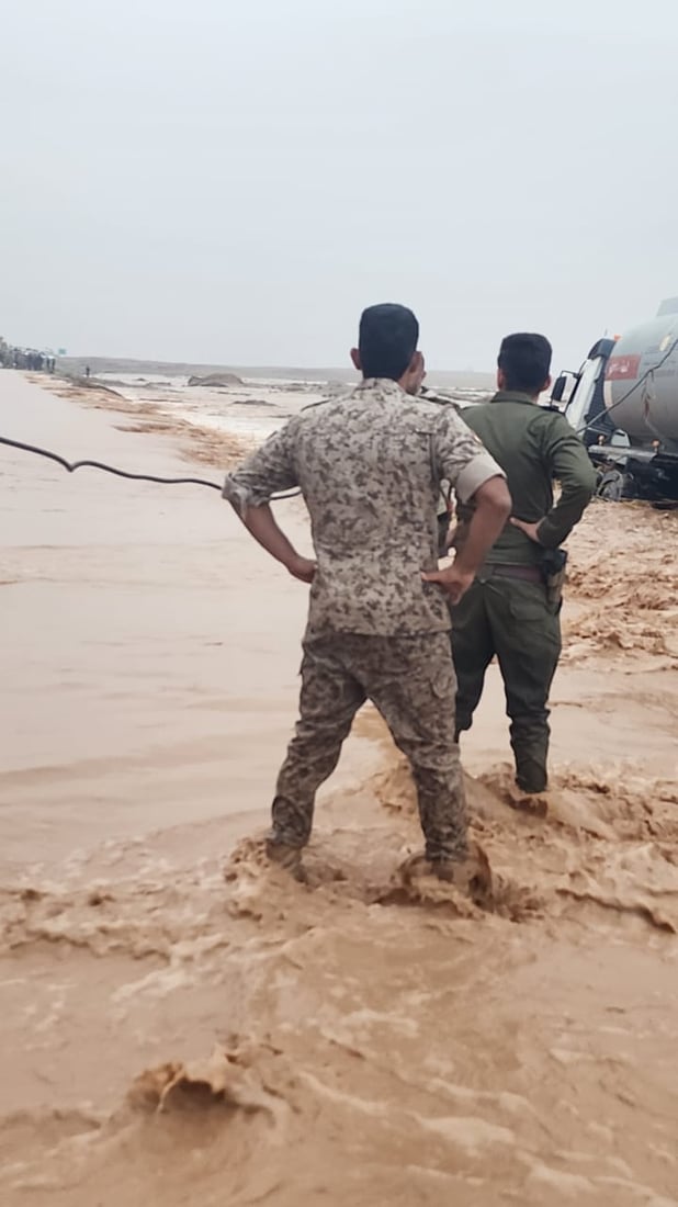 صور: الجيش ينقذ عوائل ومركبات من وسط سيول كركوك وصلاح الدين