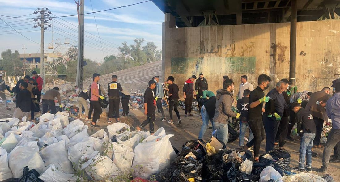 ميسان: البنات والأولاد يصبغون الجسر الجمهوري في حملة “سفراء النظافة” (صور)