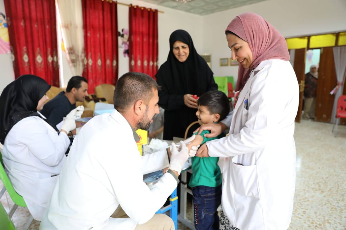 صور: فرق الصحة تبحث عن 240 ألف تلميذ في ميسان للقاحهم ضد الحصبة