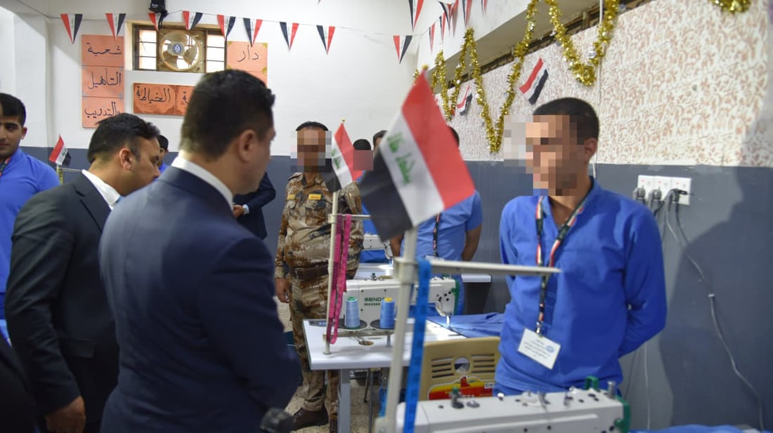 لقطات من سجن الأحداث بنينوى: ورش خياطة وصفوف للدراسة وسجناء على كرسي الحلاقة