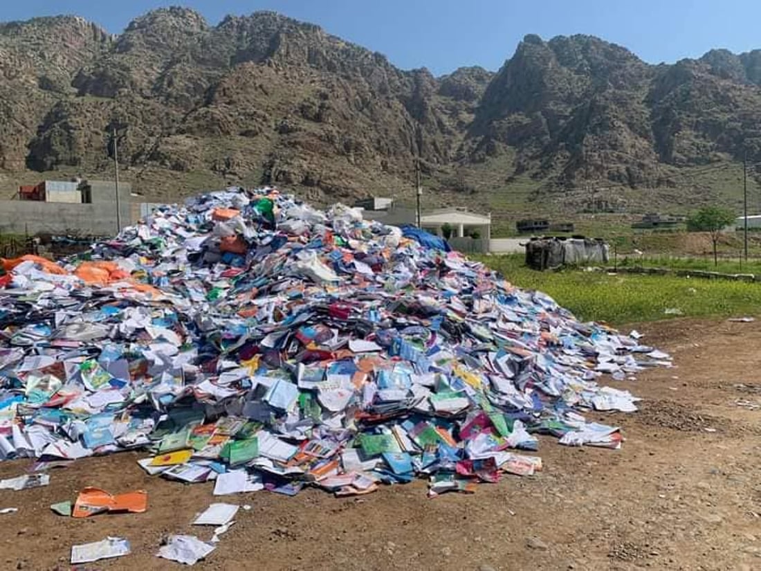 وه‌زاره‌تى په‌روه‌رده‌ فڕێدان و سوتاندنى په‌رتووكی خوێندنى قه‌ده‌غه‌ كرد