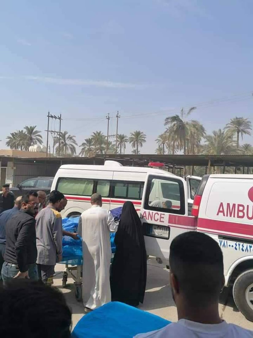 طفلة بُترت يدها وحالات حرجة.. 18 مصاباً بانقلاب باص على طريق غماس – النجف (صور)