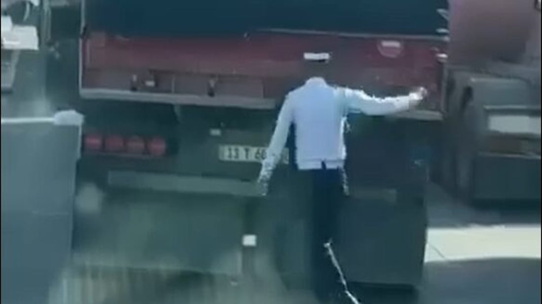 Traffic officer under investigation after viral video appears to show assault on driver