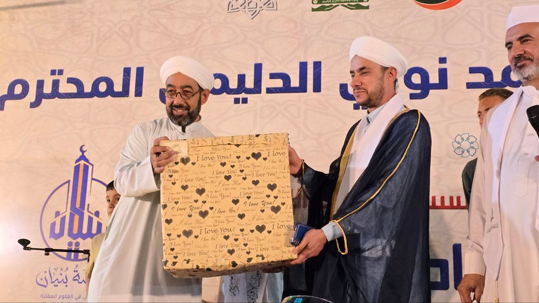 الفلوجة تحتفي بتخريج 120 حافظاً وحافظة للقرآن.. 115 عمرة وهدايا