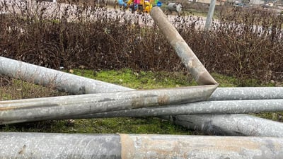 تانكه‌رێك خه‌ریك بوو ناحیه‌ى هیران بێ كاره‌با بكات