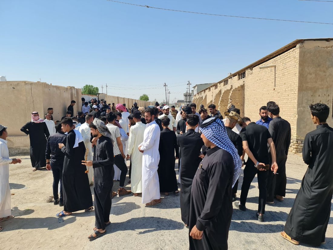أهالي السوير نصبوا الخيم أمام مبنى الكهرباء.. اعتصام مفتوح حتى إقالة المدير (صور)
