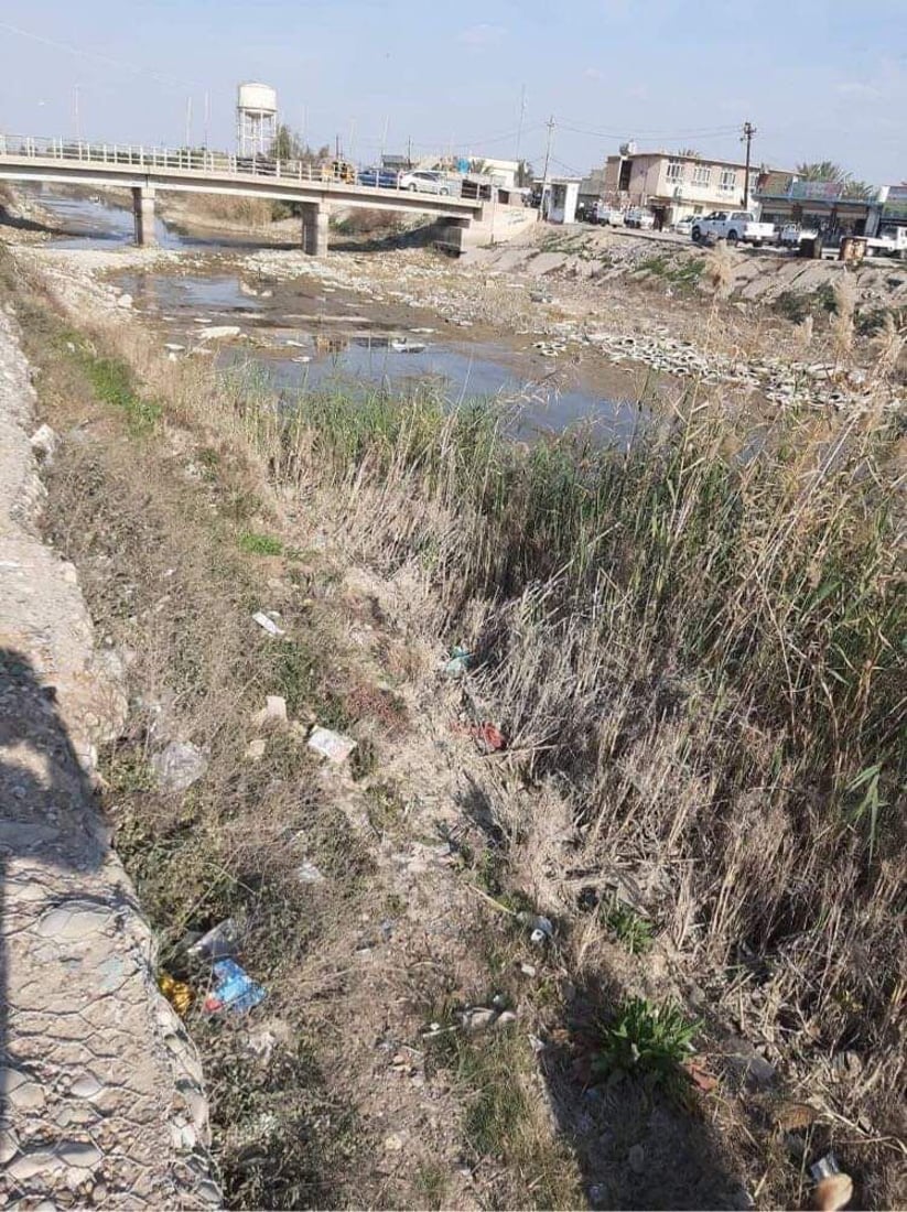 صور: قلق في سراجق بعد جفاف نهر الخالص.. والموارد تطمئن بعودة المياه خلال يومين