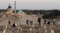 حديثة: حملة لتنظيف مقبرة 
