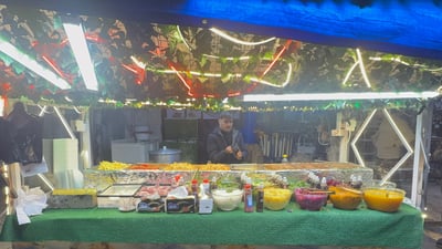 پیاوانی پەرستگای ئامون لە بنەسڵاوە نان دەخۆن