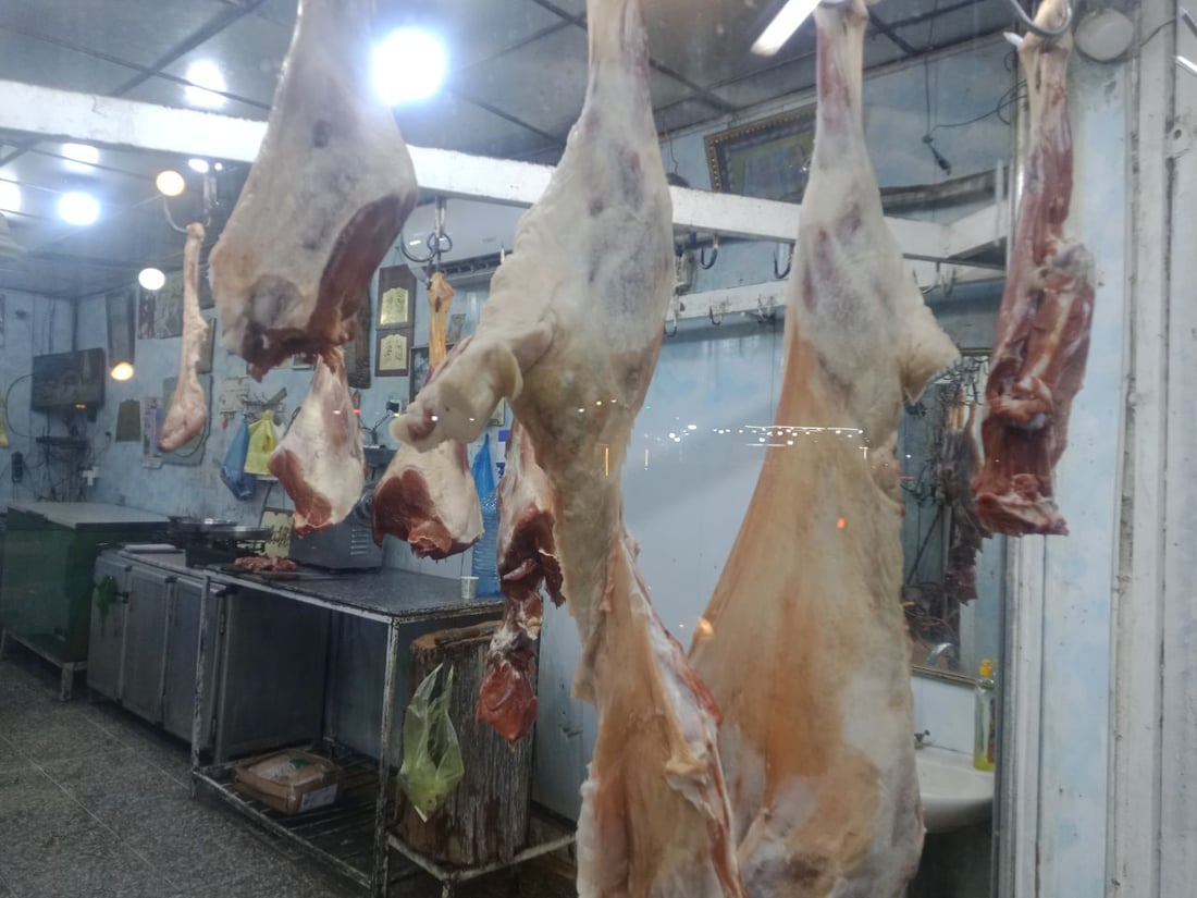 زيونة: باعة الأغنام زادوا 100 ألف على السعر.. وقصّاب يشكو: “ما أشتري اللحم لأهلي”
