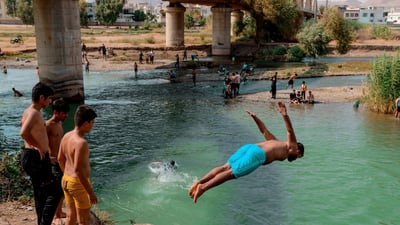 گه‌وره‌ و بچووكى ته‌قته‌ق گه‌رماى هاوین له‌ زێی بچوک به‌تاڵ ده‌كه‌نه‌وه