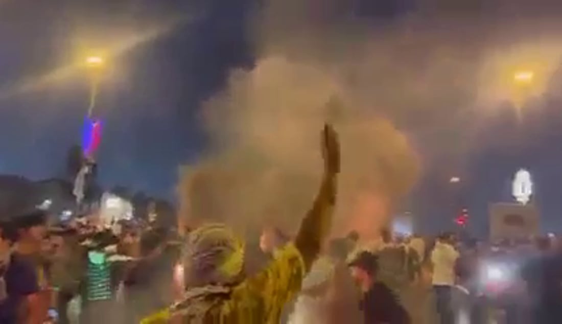 فيديو وصور من ليل مدينة الصدر: حرق إطارات في ساحة مظفر