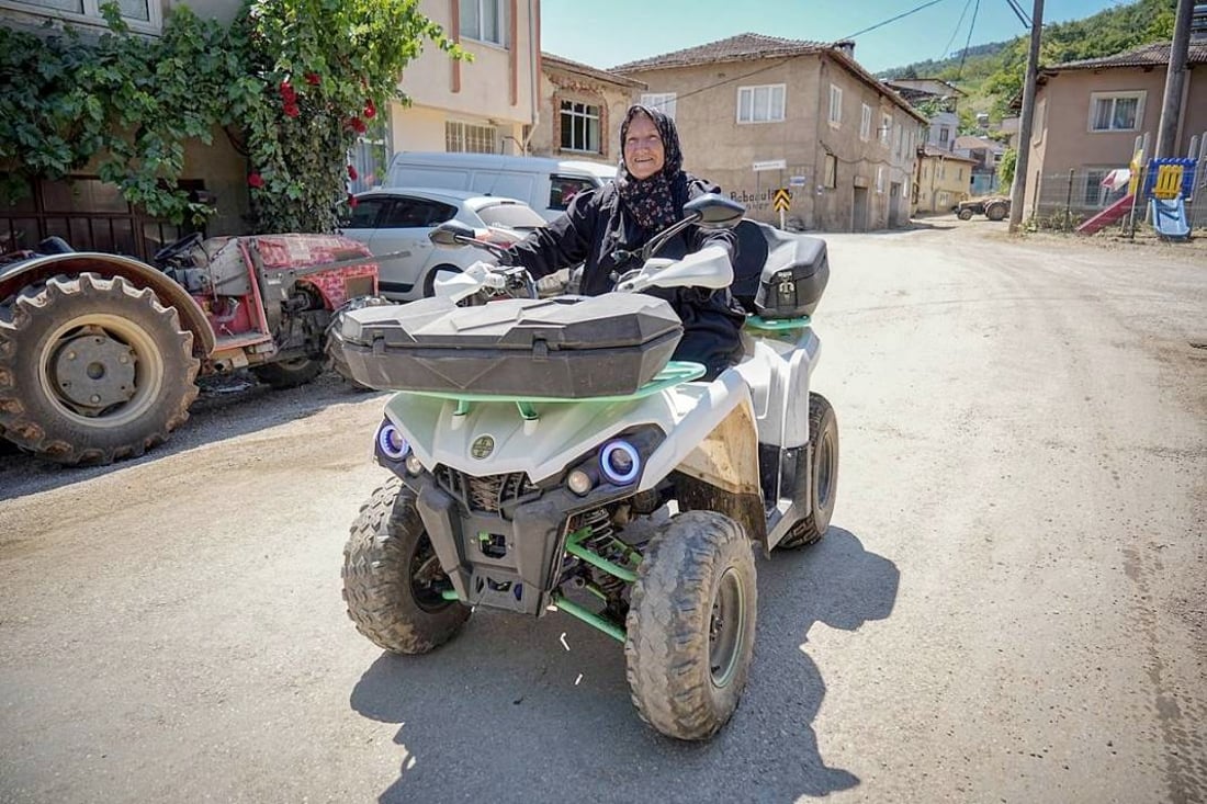 ساڵانه‌ رۆژێك پیاوان له‌ گوند ده‌رده‌كرێن و ژنان كاره‌كان راده‌په‌ڕێنن