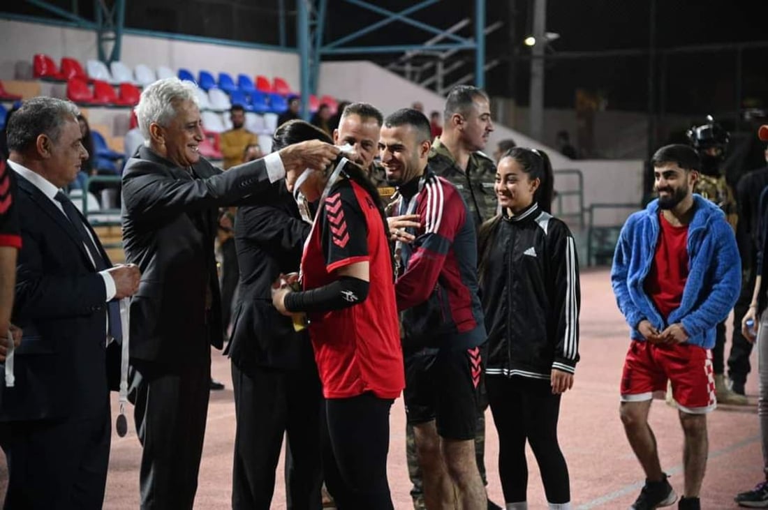 فريق مختلط من نساء ورجال “آل بربر” يحصد كأس عشائر بغديدا للطائرة (فيديو)