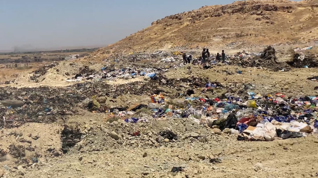 صور: القيارة “تختنق” بشركة نفط أنغولية أيضاً.. أخمدت القمامة ولا حل لحقل “نجمة”