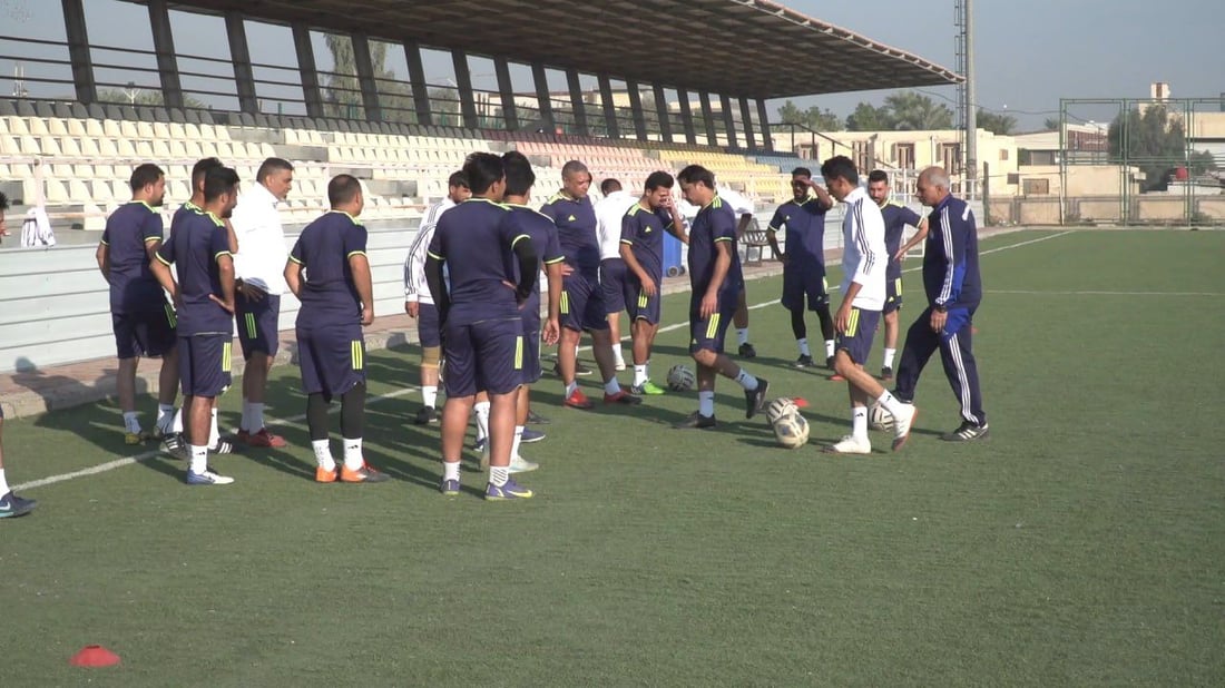 صور: النجم كريم محمد علاوي يطور خبرات المدربين في الحلة والحضور من كل الفرات