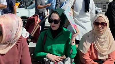 مامۆستایانی عێراق لە دژی وەزارەتی دارایی خۆپیشاندان دەکەن