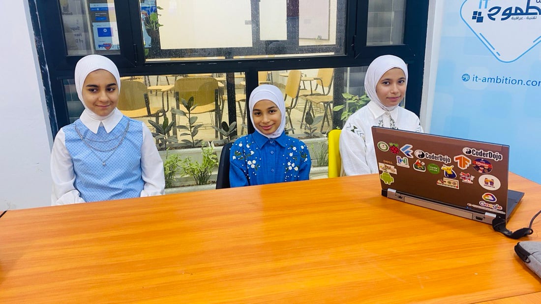 صور: ميسان “تتحكم بالروبوتات”.. إذا أعفيت من الامتحانات تعال إلى نادي البرمجة