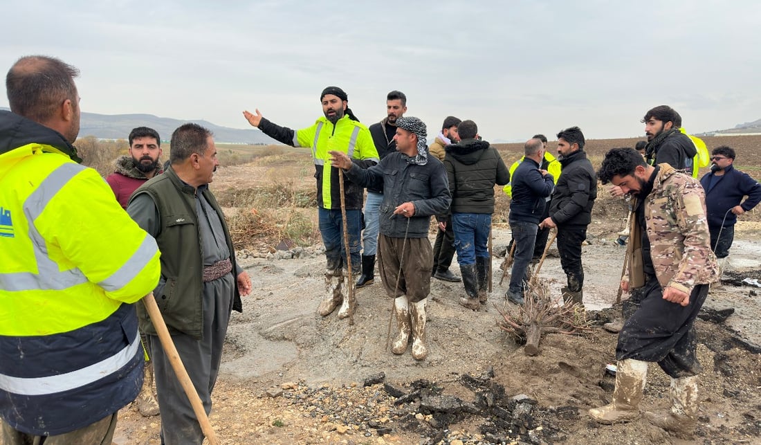 خۆبەخشانی بەردەقارەمان بەدوای تەرمی ئەندازیارە عەرەبەکەدا دەگەڕێن