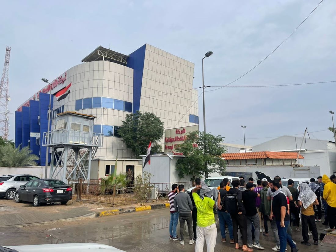 البصرة: إغلاق شركة الناقلات البحرية والمصافي بتظاهرات القرار 315 (صور)