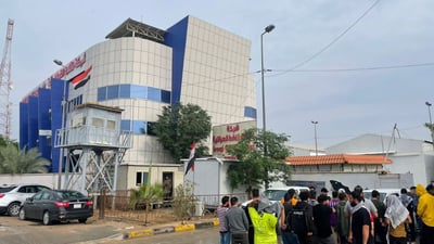 البصرة: إغلاق شركة الناقلات البحرية والمصافي بتظاهرات القرار 315 (صور)