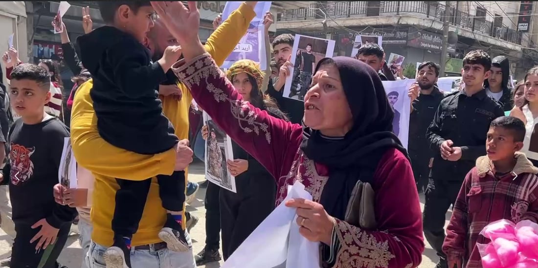 لە قامشلۆ بۆ ئازادکردنی دەستگیرکراوەکان خۆپیشاندانە