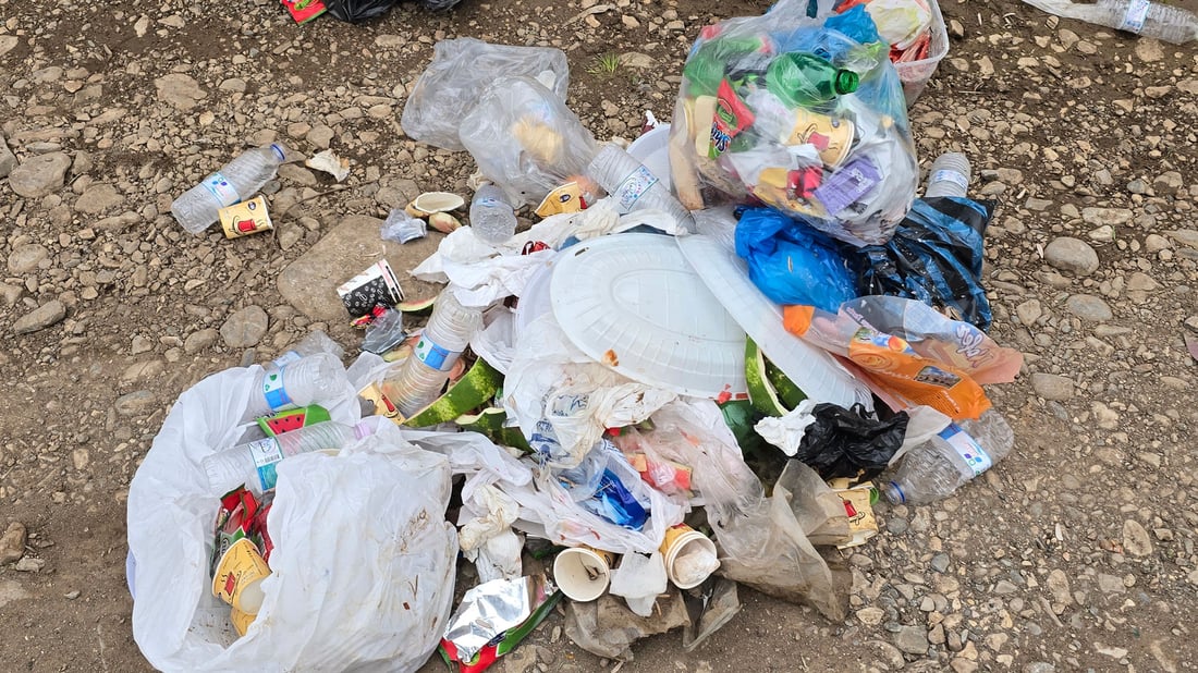 گەشتیاران دەستیان نەپاراستووە لە پیسکردنی سەیرانگاکان