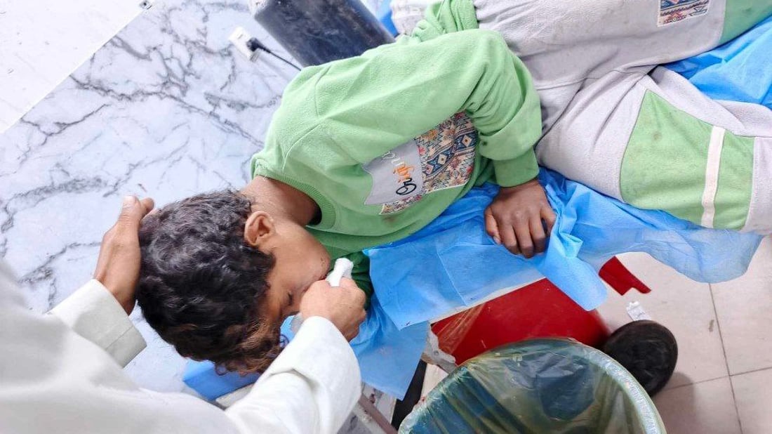 سائق الستوتة قتل الذئب بضربة “هيم” وأنقذ الراعي الصغير في النجمي (صورة)