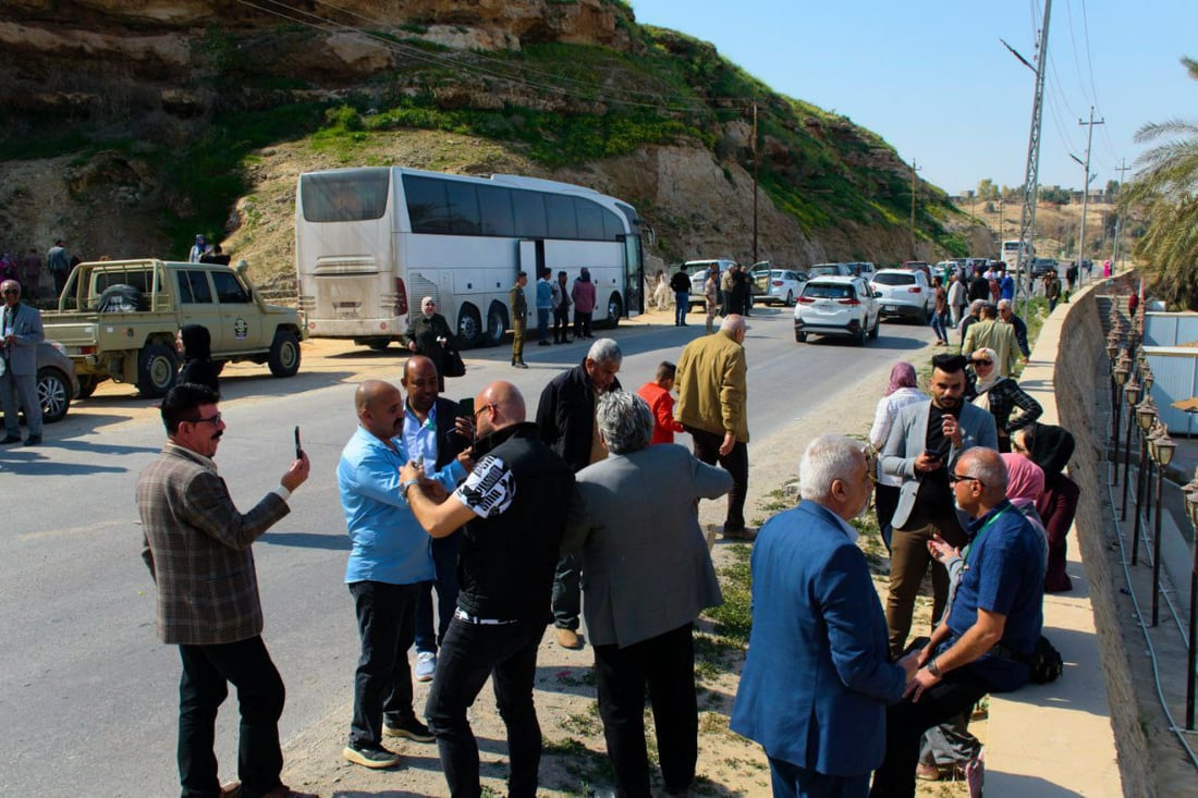 صور: 300 سائح يتنقلون بين شلالات البغدادي ونواعير هيت ومتحف الحاج حمدي
