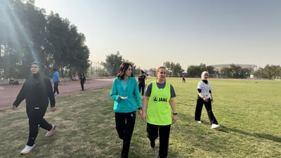 20 فتاة عراقية يتعلمن قوانين الصافرة.. طموحهن إدارة المباريات الدولية