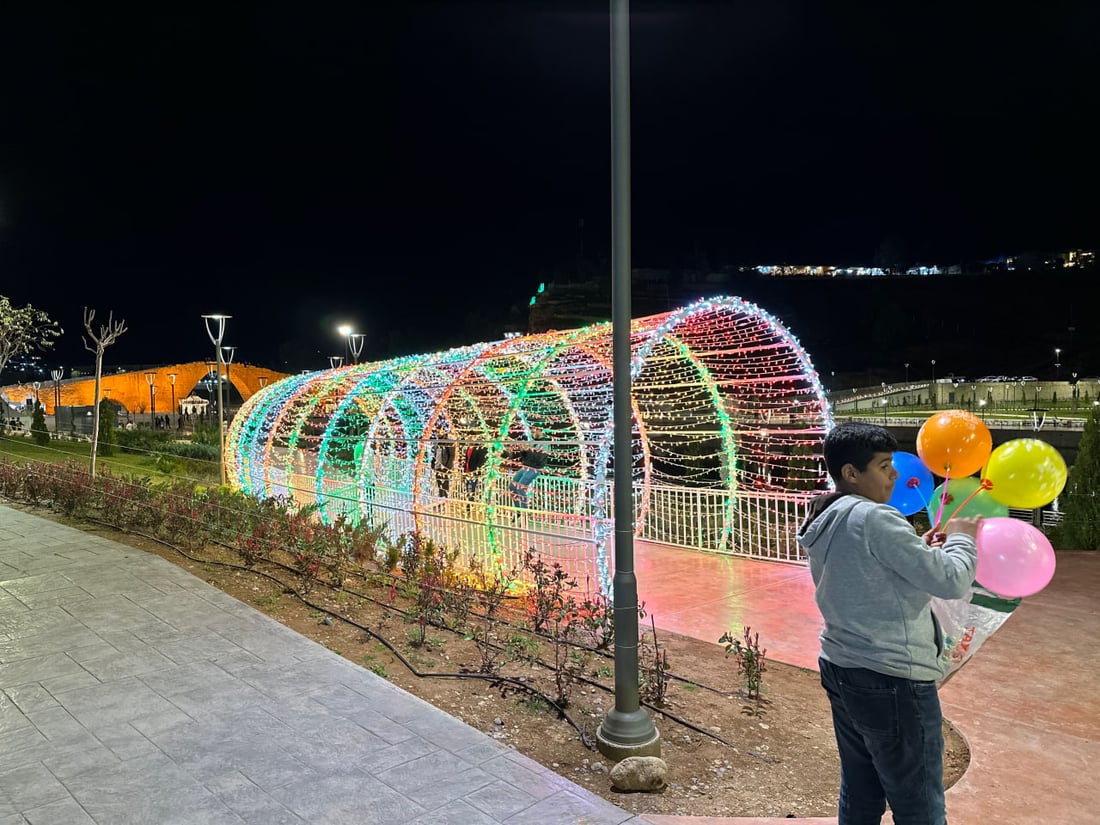 صور من ليالي رمضان الساحرة على ضفة الخابور في زاخو.. العوائل تتنزه قبل السحور