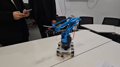 رۆبۆتێکی کوردی شوێنی وەستا و کرێکار دەگرێتەوە