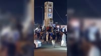 فيديو من الكوفة الآن.. حشود تحمل صور الصدر وتهتف لمقاطع...