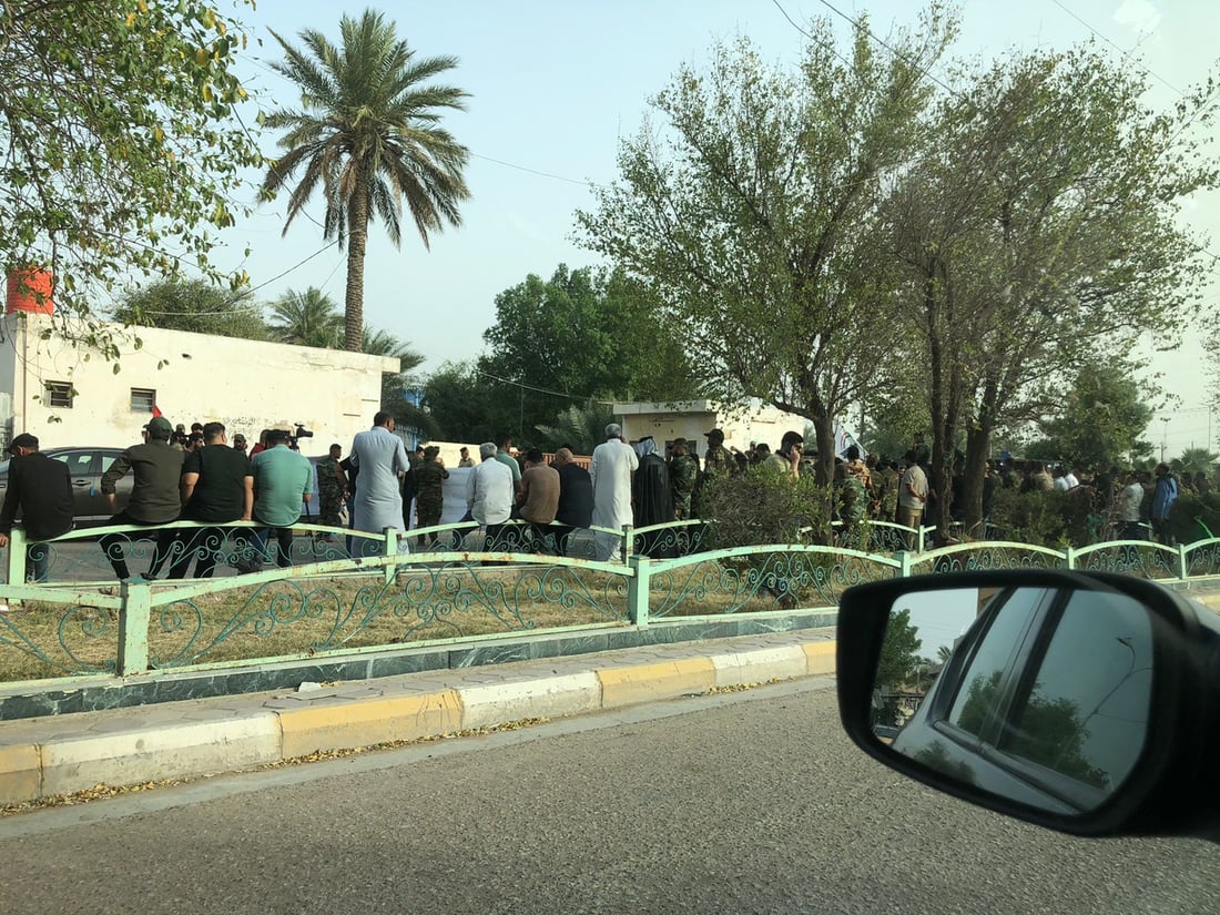 “مغلق باسم الحشد”.. تظاهرة أمام مكتب سجاد سالم في الكوت (صور)
