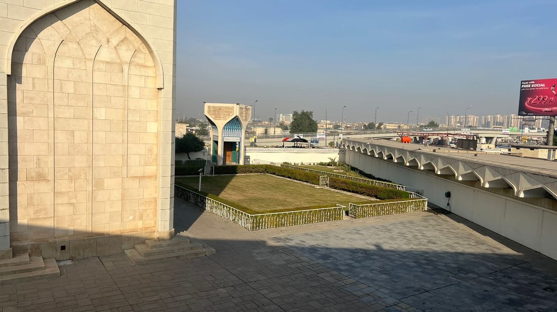 قبة التحفة البغدادية تحت الصيانة للمرة الثانية.. صور خاصة من جامع “بيت بنية”