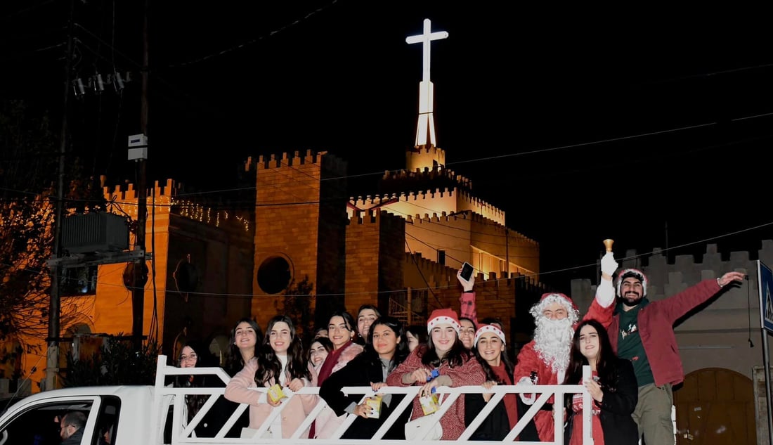 صور: بابا نؤيل يفاجئ الأطفال في عينكاوة