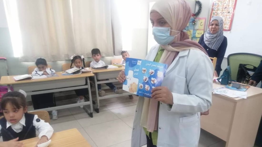 كيف بدأت الدراسة هذا اليوم في بسماية؟ الأطفال تعلموا غسل اليدين (صور)