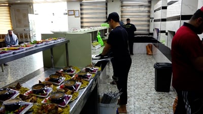 يثرب وأهل الخير.. يدخل الفقير إلى المطعم بكامل الكرامة وكأنه زبون