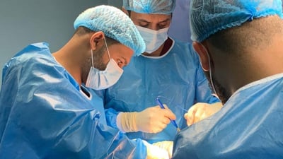 فيديو: كوادر مستشفى الزعفرانية تنجح بإجراء عملية خطيرة رغم التحديات