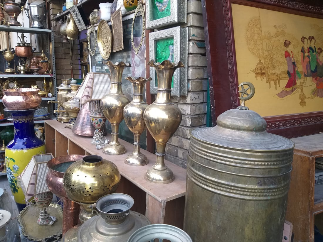 تجّار خان المدلل: زبائننا دائميون.. “أنتيكاتنا ونوادرنا” تُباع في الخارج غالياً