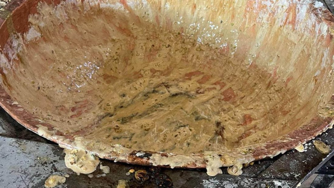 کارگەیەکی شیرینی لەبەر پیس و پۆخڵی داخرا