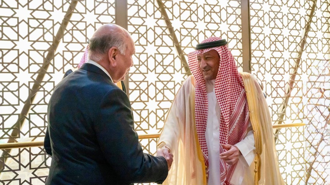 وزير الخارجية يصل الرياض للتباحث مع نظيره السعودي بشأن تحديات المنطقة