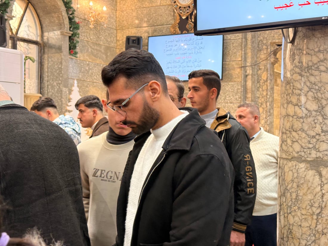 صور: سريان برطلة الأرثوذكس يحيون القداس الإلهي.. شموع وأمنيات للعراق