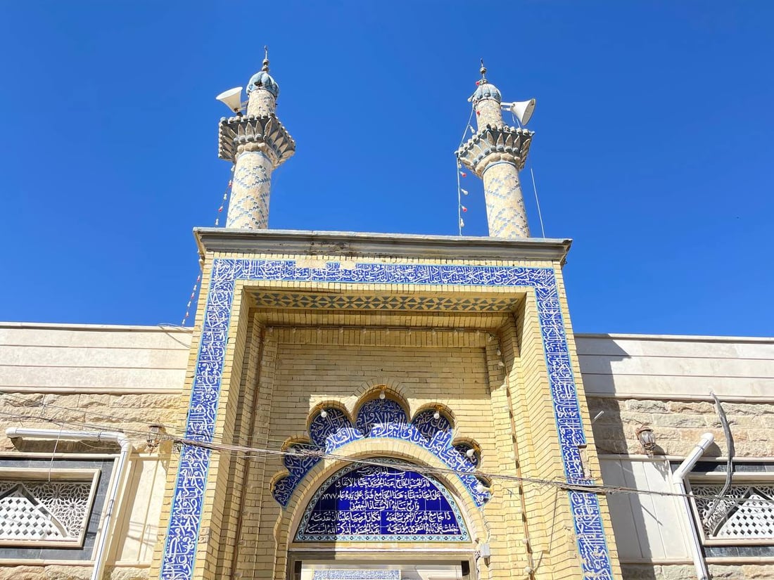 أول صلاة عيد بعد ترميم مسجد القرنة.. الإمام دعا إلى “التمسك بالمرجعية” (صور)