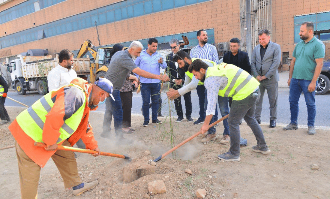 بە هەرکوێدا دەڕۆی شار سەوز دەکەن و دار دەچێنن 
