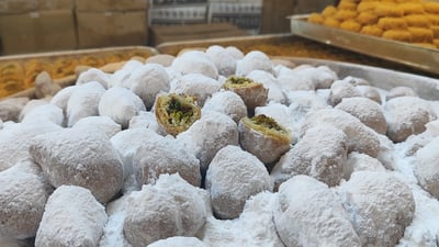 حلوى القطب ماركة مسجلة لكربلاء.. أصلها إيراني لكن شكرجية الولاية أضافوا لمستين