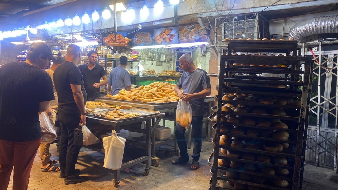 تنام بغداد وهي لا تنام.. الكسرة تجبر “فالح أبو العمبة” على السهر حتى الصباح (صور)