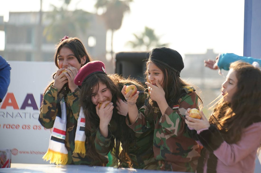 ذكرى يوم النصر.. مناسبة لتوزيع الملابس والحقائب على 500 يتيم في الموصل